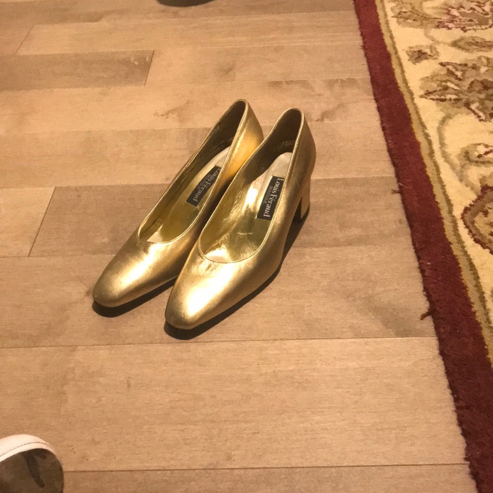 Louis Feraud heels.